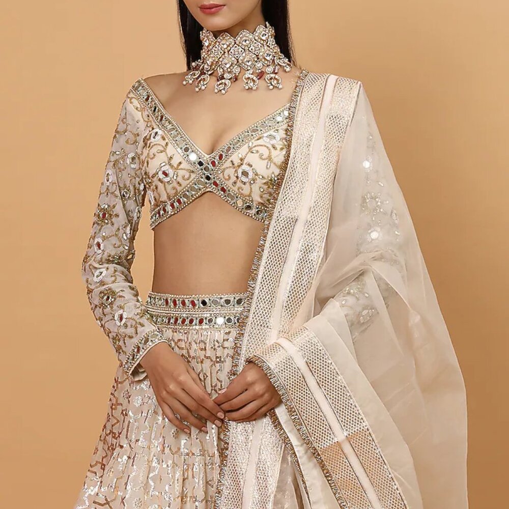 Neha Khullar Chanderi Silk Embroidered Lehenga Set: Customized in PEACH - Picture 4 of 8